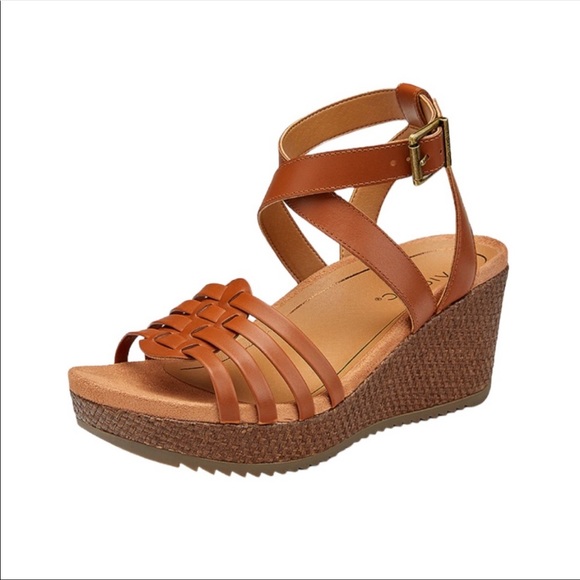 Vionic | Shoes | Vionic Clarissa Raffia Platform Sandal | Poshmark